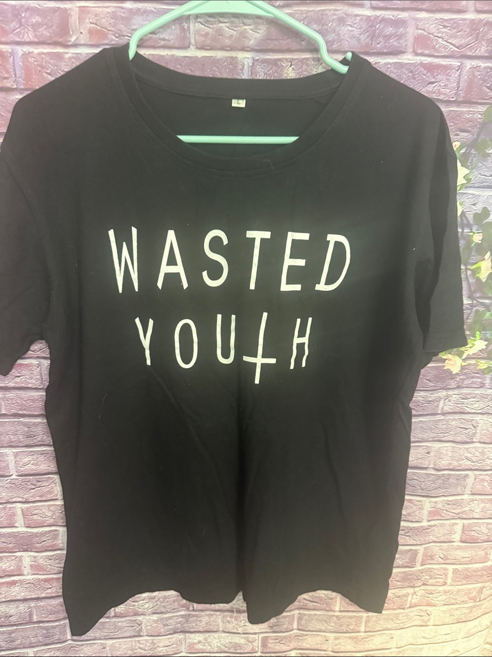 Black Short Sleeve Graphic Tee Wasted Youth large men’s women’s teens unisex